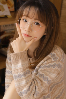 40多岁的女人成熟之美白衬衫